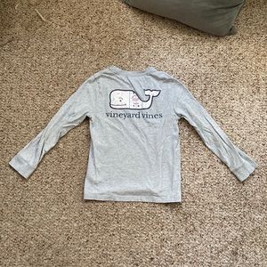 EUC Vineyard Vines hockey tshirt, size 6